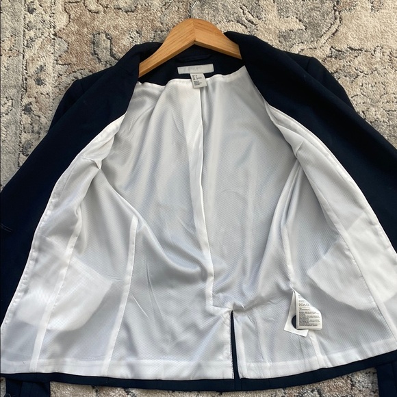 Classic Navy Women's Blazer - Picture 6 of 7
